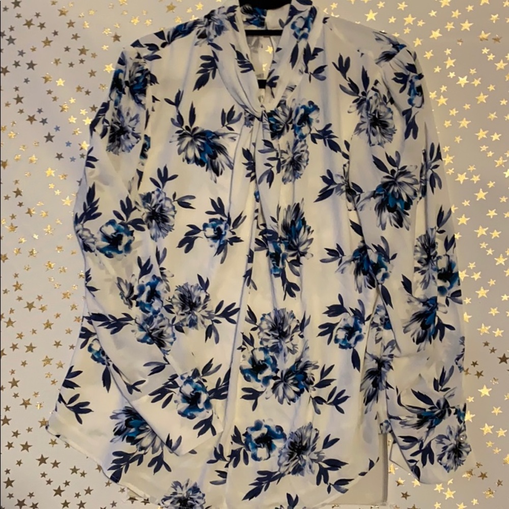 White House Black Market • White Floral Blouse